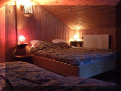 Chalet le nid, la chambre c�t� for�t.